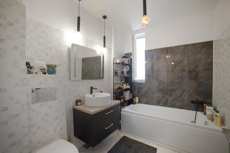 Apartament 3 camere Etaj 1 Bloc boutique Loc de parcare Ready to move in