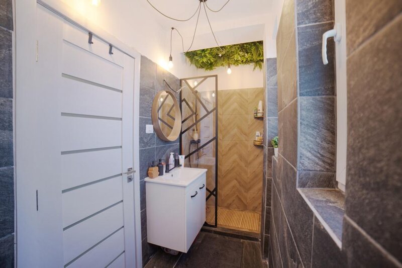 Apartament 3 camere Etaj 1 Bloc boutique Loc de parcare Ready to move in